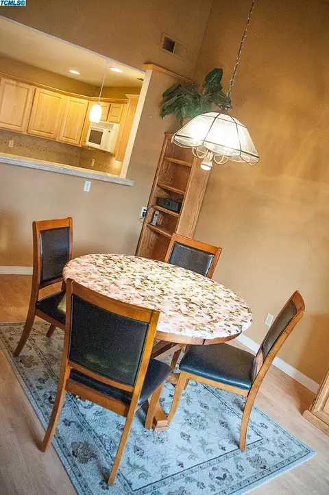 739 E Harold Ave, Visalia, CA 93292 photo 23