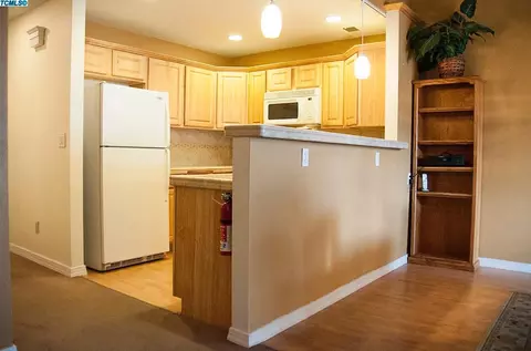 739 E Harold Ave, Visalia, CA 93292 photo 24
