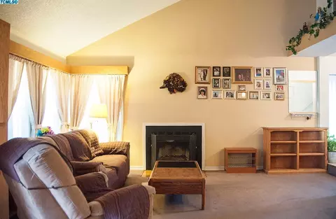 739 E Harold Ave, Visalia, CA 93292 photo 18