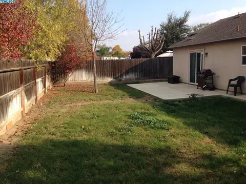 4140 E Center Ct, Visalia, CA 93292 photo 5