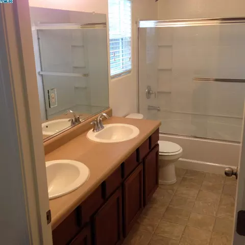 4140 E Center Ct, Visalia, CA 93292 photo 14