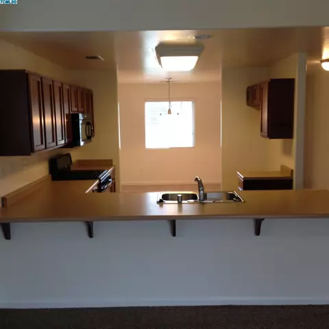 4140 E Center Ct, Visalia, CA 93292 photo 7