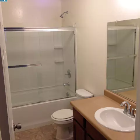 4140 E Center Ct, Visalia, CA 93292 photo 11