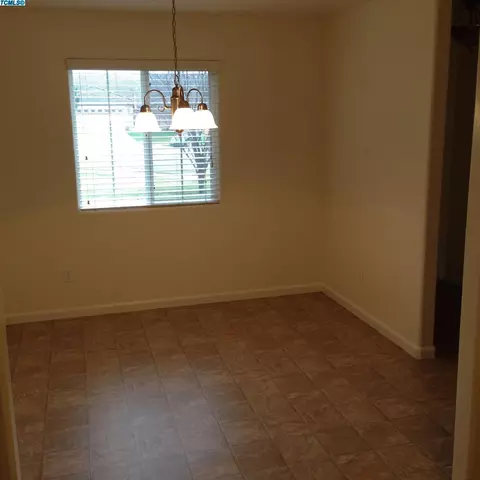 4140 E Center Ct, Visalia, CA 93292 photo 9