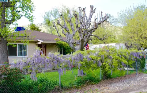 35322 Pine Dr, Springville, CA 93265 photo 1