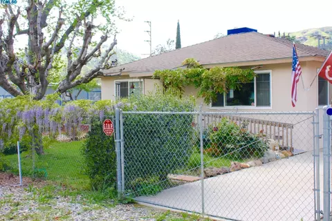 35322 Pine Dr, Springville, CA 93265 photo 2