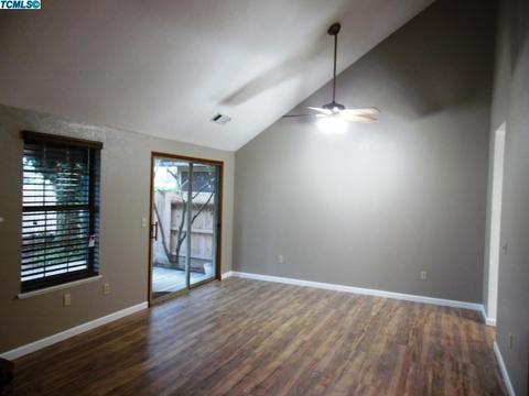 1949 Evergreen Ct, Visalia, CA 93292 photo 6