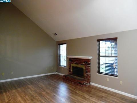 1949 Evergreen Ct, Visalia, CA 93292 photo 5