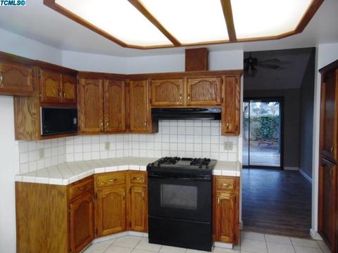 1949 Evergreen Ct, Visalia, CA 93292 photo 3