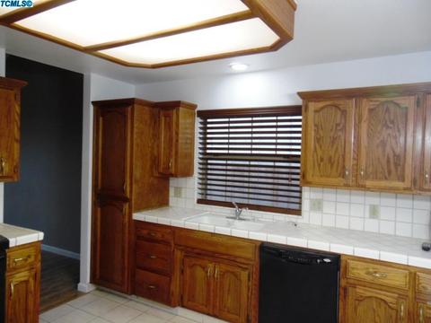 1949 Evergreen Ct, Visalia, CA 93292 photo 4