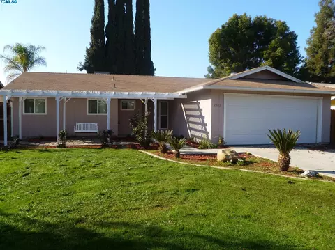 2303 S Memory St, Visalia, CA 93277 photo 8