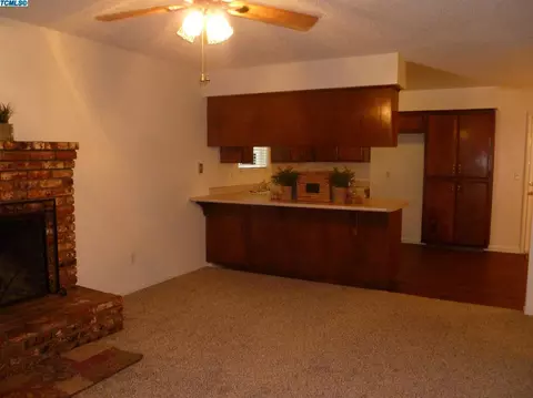 2303 S Memory St, Visalia, CA 93277 photo 22