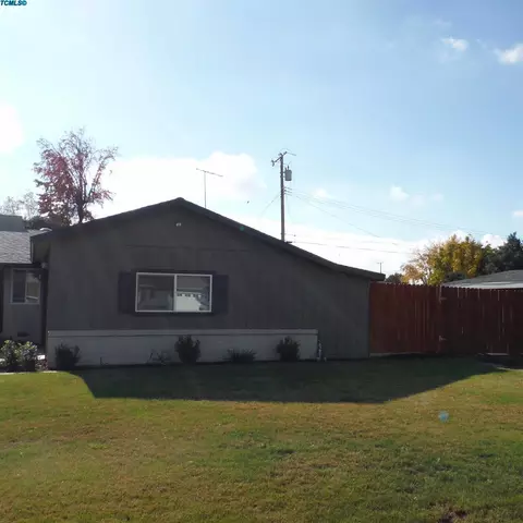 2481 E Sunset Ave, Tulare, CA 93274 photo 3