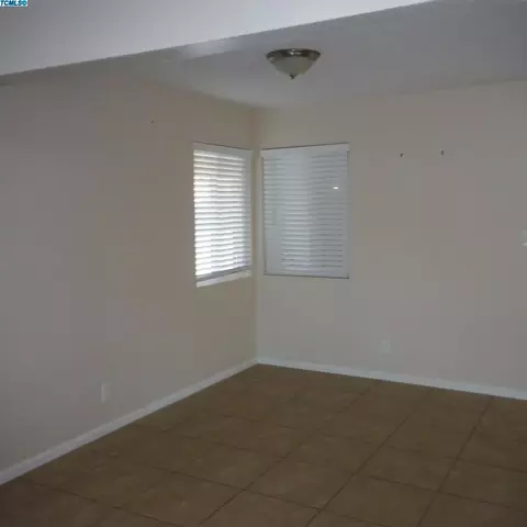 2481 E Sunset Ave, Tulare, CA 93274 photo 6