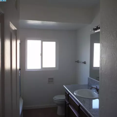 2481 E Sunset Ave, Tulare, CA 93274 photo 9