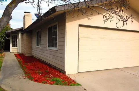 926 E Pleasant Ave, Tulare, CA 93274 photo 3