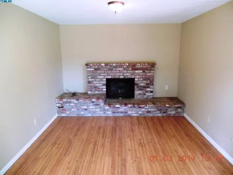 926 E Pleasant Ave, Tulare, CA 93274 photo 9