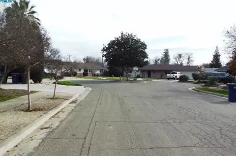 926 E Pleasant Ave, Tulare, CA 93274 photo 26