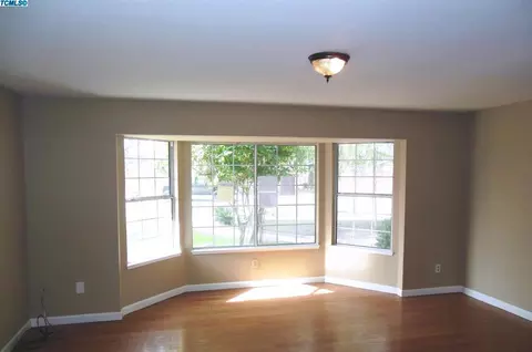 926 E Pleasant Ave, Tulare, CA 93274 photo 6