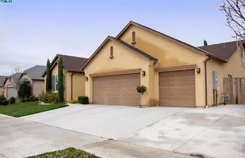 982 Tradition Dr, Lemoore, CA 93245 photo 3