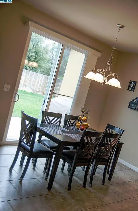 982 Tradition Dr, Lemoore, CA 93245 photo 18