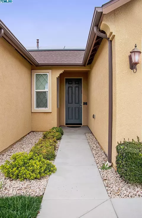 982 Tradition Dr, Lemoore, CA 93245 photo 6