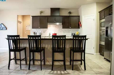 982 Tradition Dr, Lemoore, CA 93245 photo 14