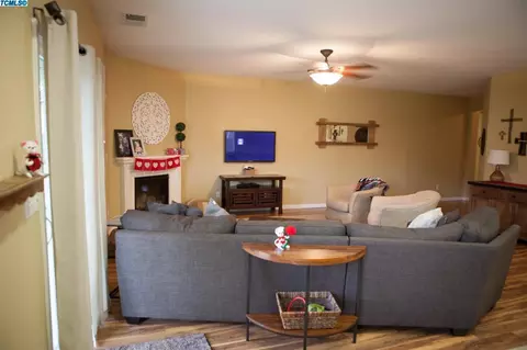2736 E La Vida Ave, Visalia, CA 93292 photo 19