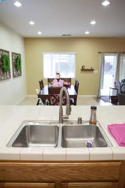2736 E La Vida Ave, Visalia, CA 93292 photo 12