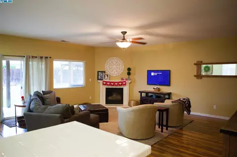 2736 E La Vida Ave, Visalia, CA 93292 photo 18