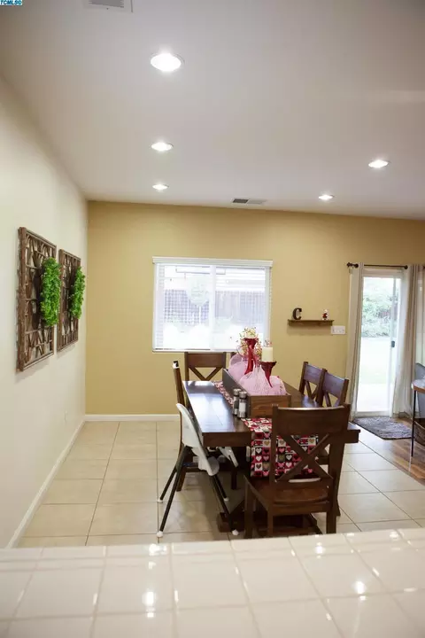 2736 E La Vida Ave, Visalia, CA 93292 photo 16