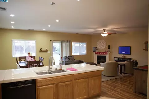 2736 E La Vida Ave, Visalia, CA 93292 photo 15