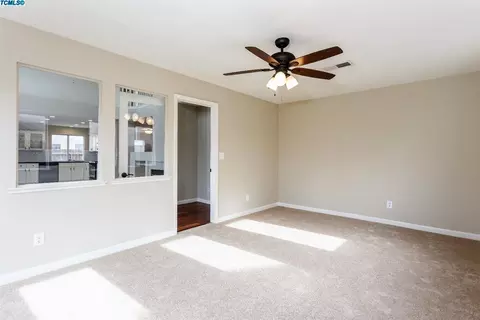 659 Cambria Ln, Lemoore, CA 93245 photo 11