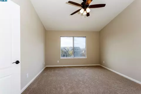 659 Cambria Ln, Lemoore, CA 93245 photo 16