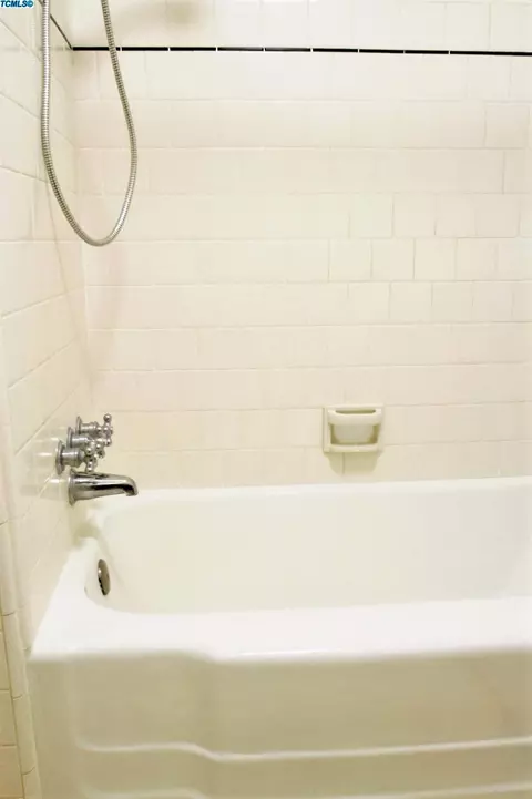 849 E Academy Ave, Tulare, CA 93274 photo 12