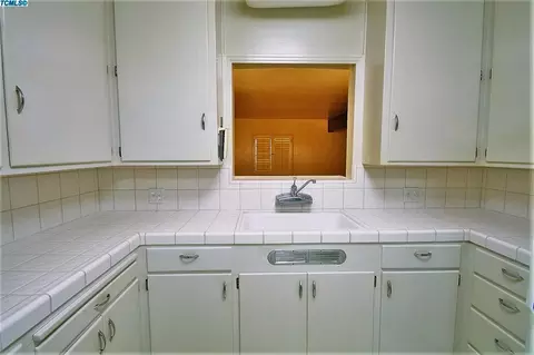849 E Academy Ave, Tulare, CA 93274 photo 16