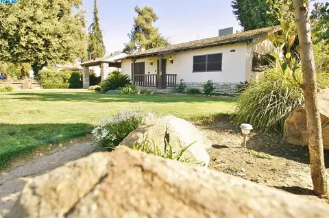 849 E Academy Ave, Tulare, CA 93274 photo 1