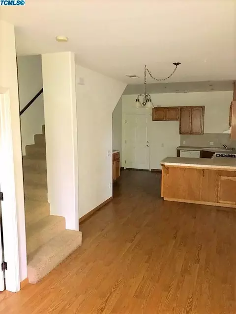 405 W Maple St, Exeter, CA 93221 photo 6
