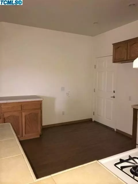 405 W Maple St, Exeter, CA 93221 photo 4