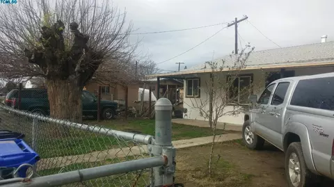 866 Ellsworth Ave, Pixley, CA 93256 photo 2
