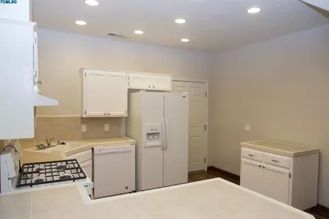 148 S Filbert Rd, Exeter, CA 93221 photo 3