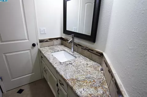 248 E Garfield Ave, Tulare, CA 93274 photo 14