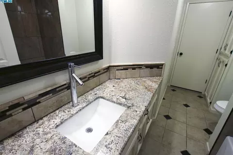 248 E Garfield Ave, Tulare, CA 93274 photo 12