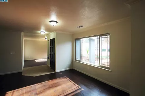 248 E Garfield Ave, Tulare, CA 93274 photo 8