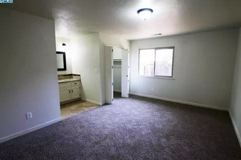 248 E Garfield Ave, Tulare, CA 93274 photo 19