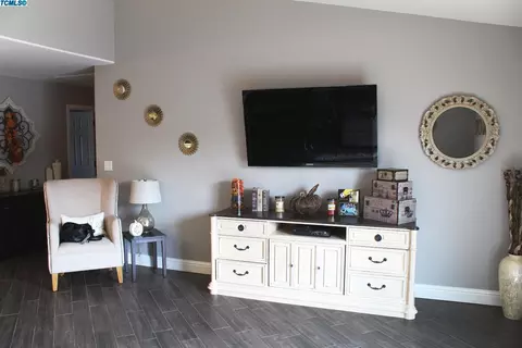 2643 W Payson Ave, Visalia, CA 93291 photo 4