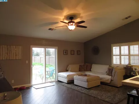 2643 W Payson Ave, Visalia, CA 93291 photo 3