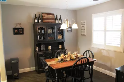 2643 W Payson Ave, Visalia, CA 93291 photo 8