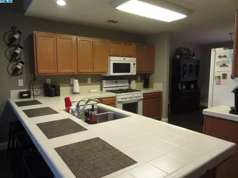 2643 W Payson Ave, Visalia, CA 93291 photo 6