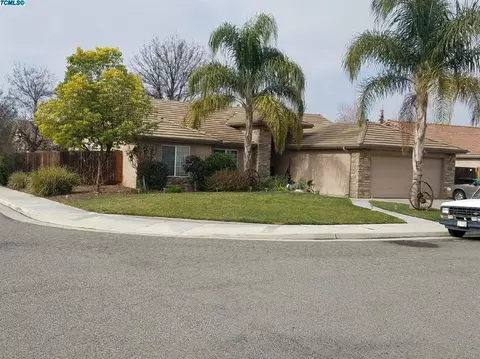1247 Patsy St, Porterville, CA 93257 photo 2